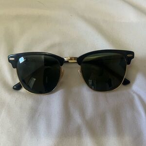 Ray Ban Clubmaster Black w green lens like new